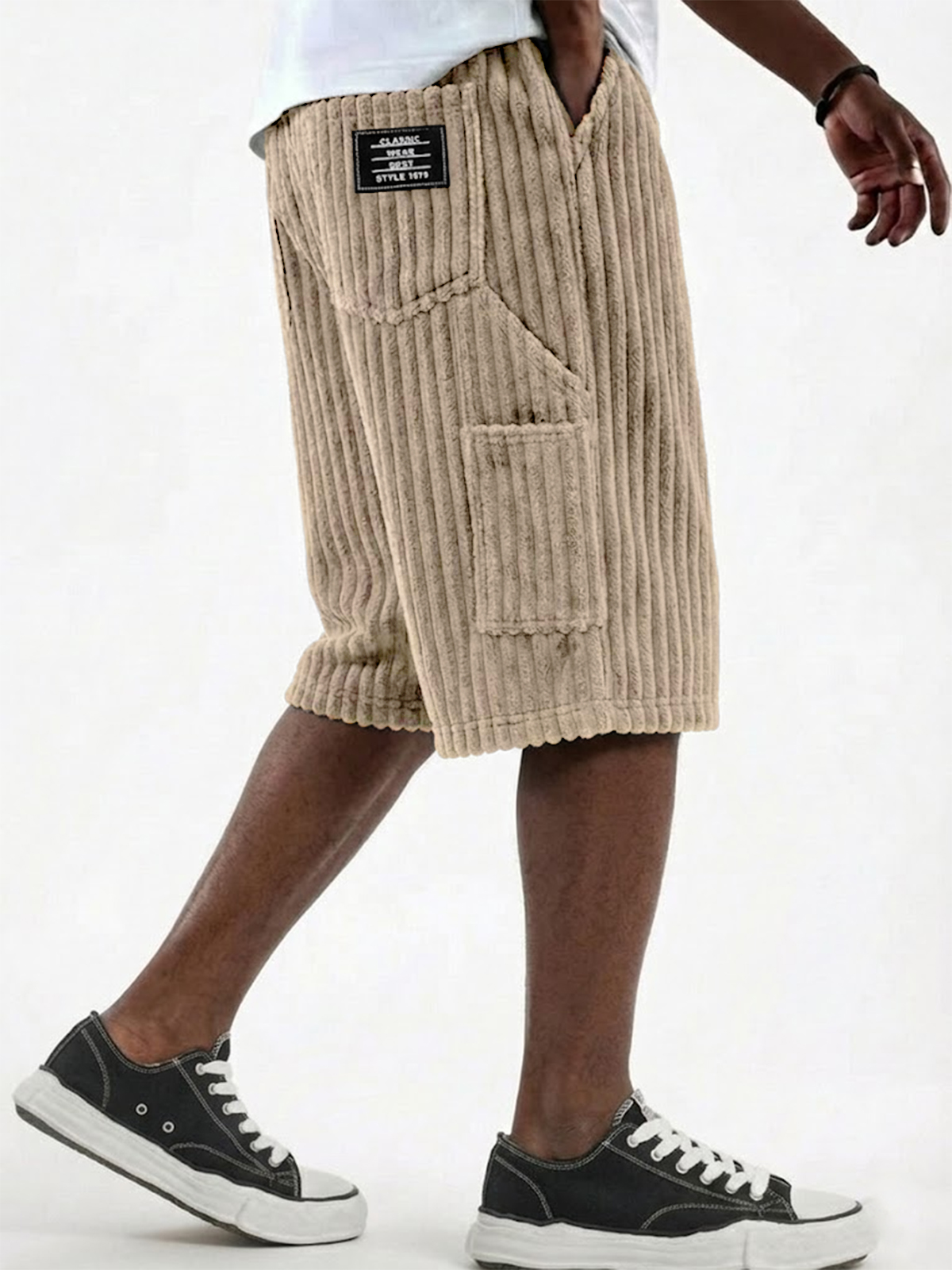 Practical Multi-pocket Striped Shorts