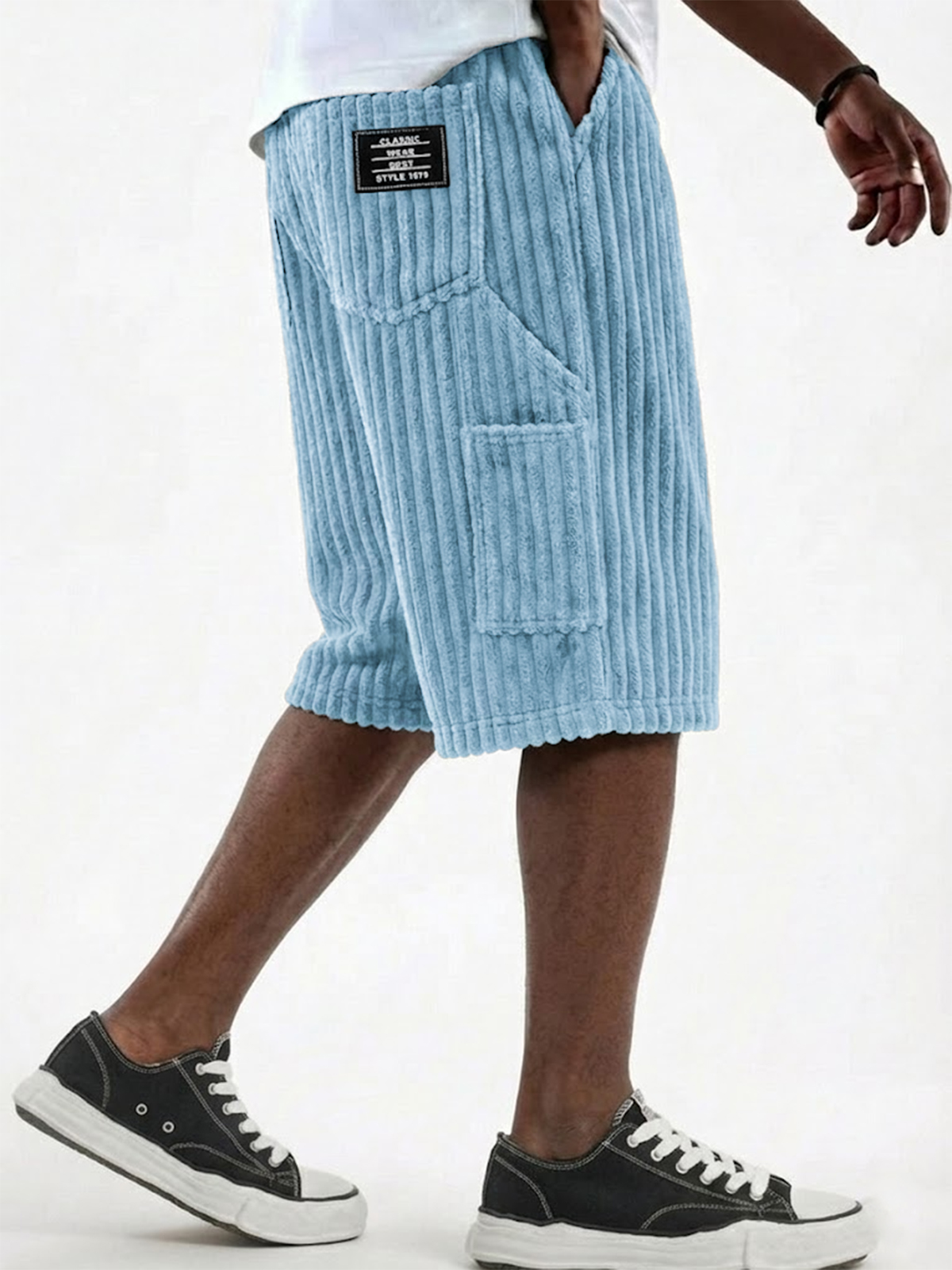 Practical Multi-pocket Striped Shorts