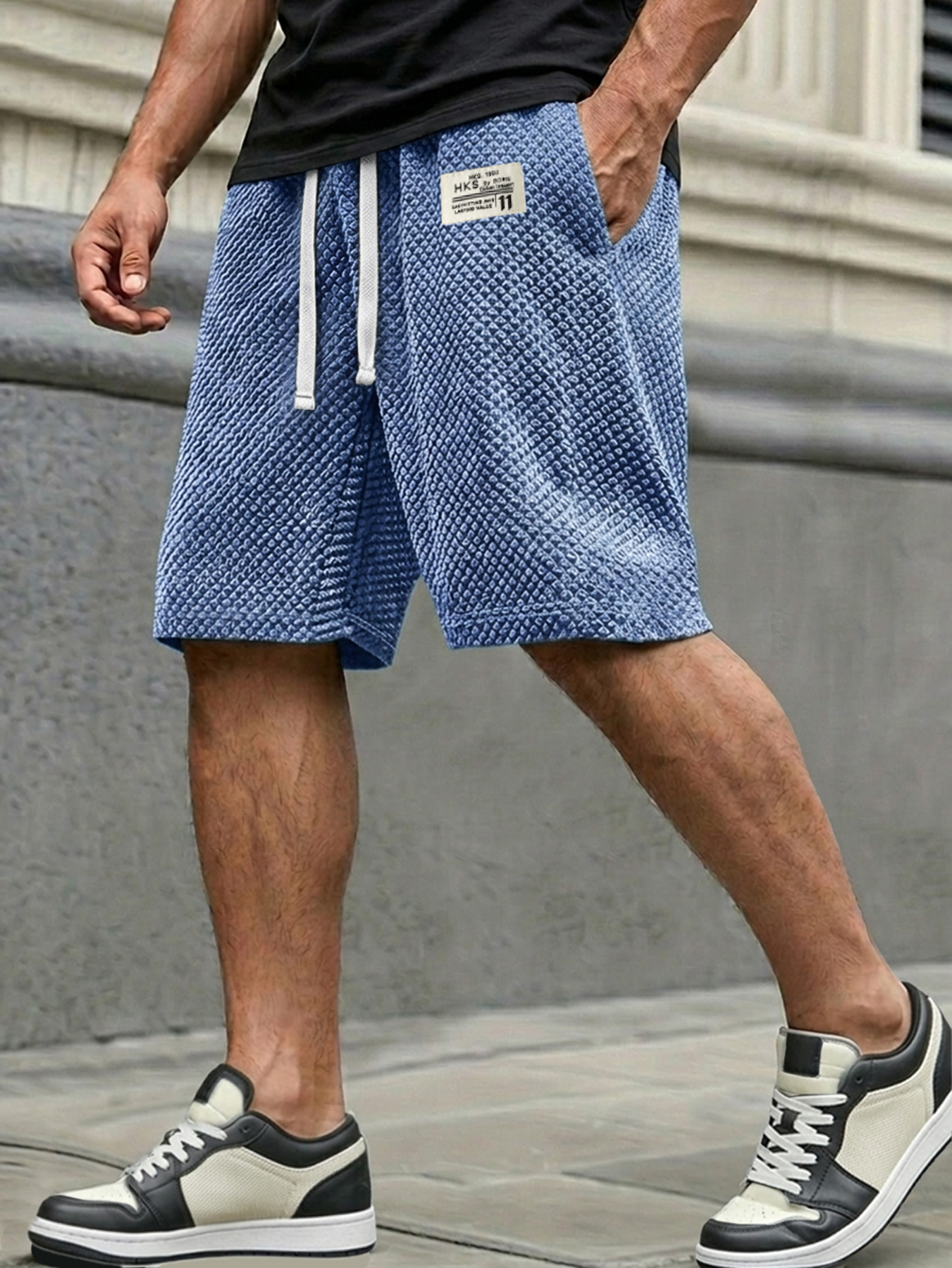Men's Casual Loose-fitting Shorts With Textured Embroidered Logo