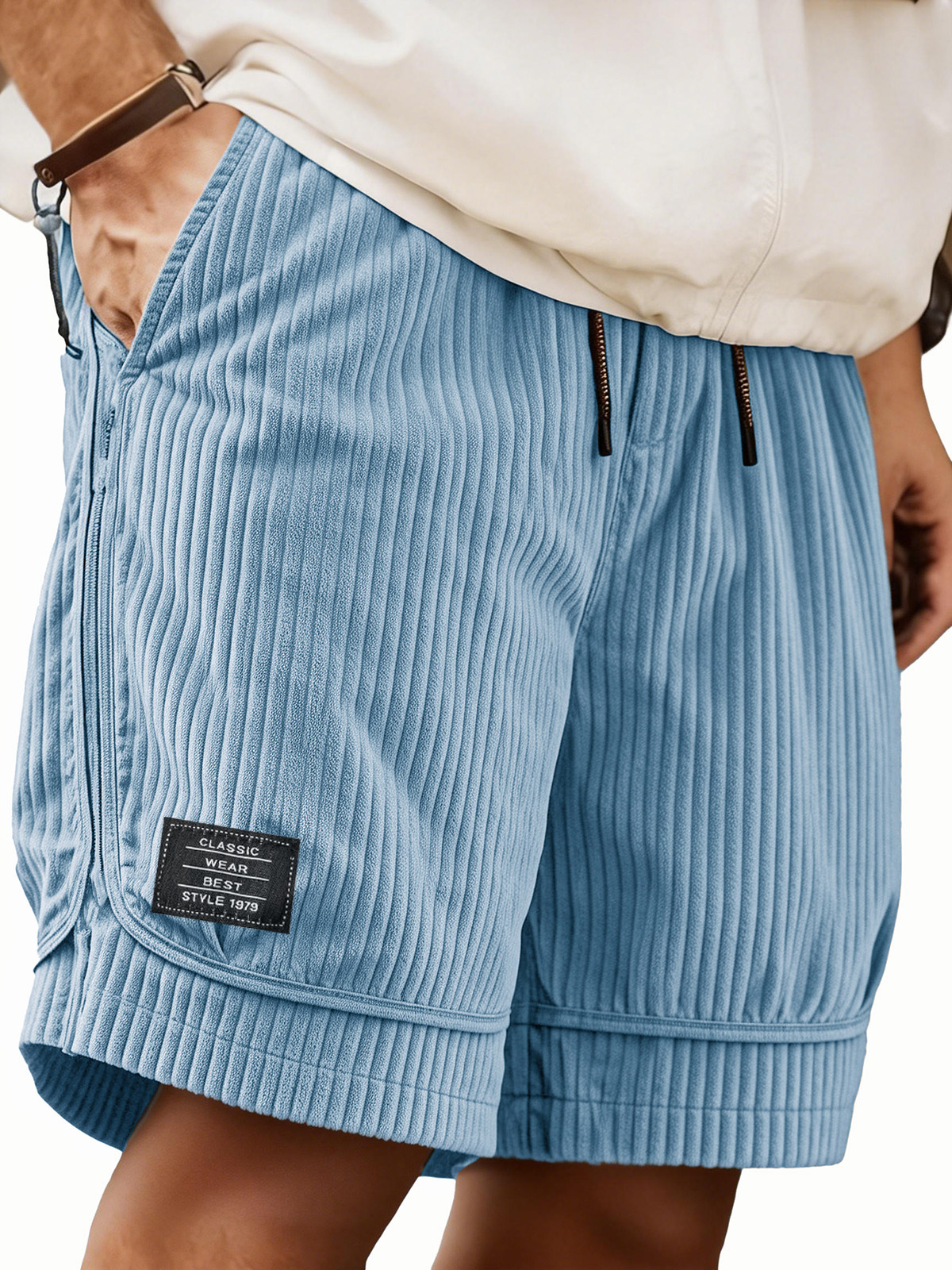 Men's Fashionable Loose Pocket Embroidered Logo Shorts