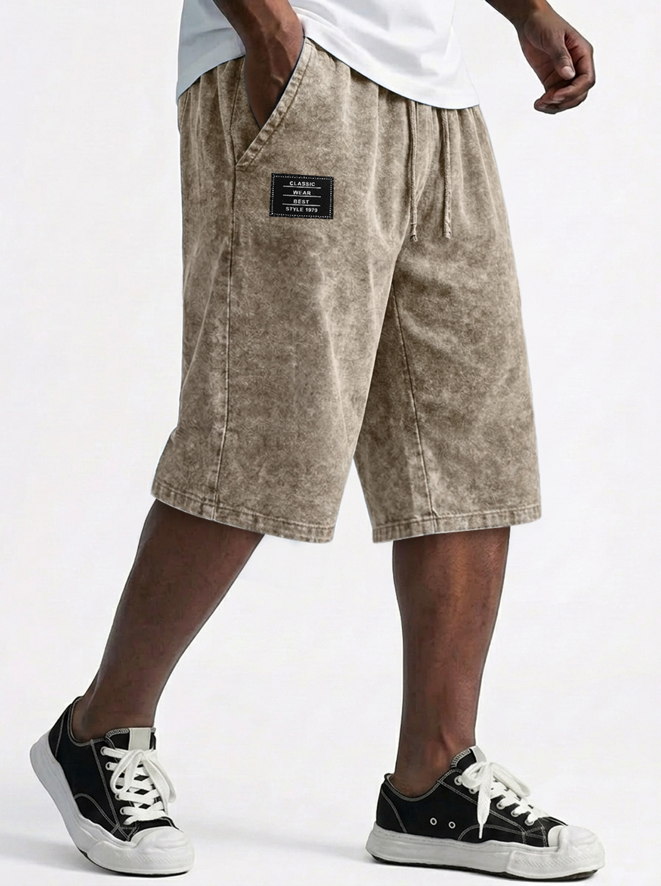 Men's Retro Embroidered Logo Elastic Waist Casual Loose Shorts