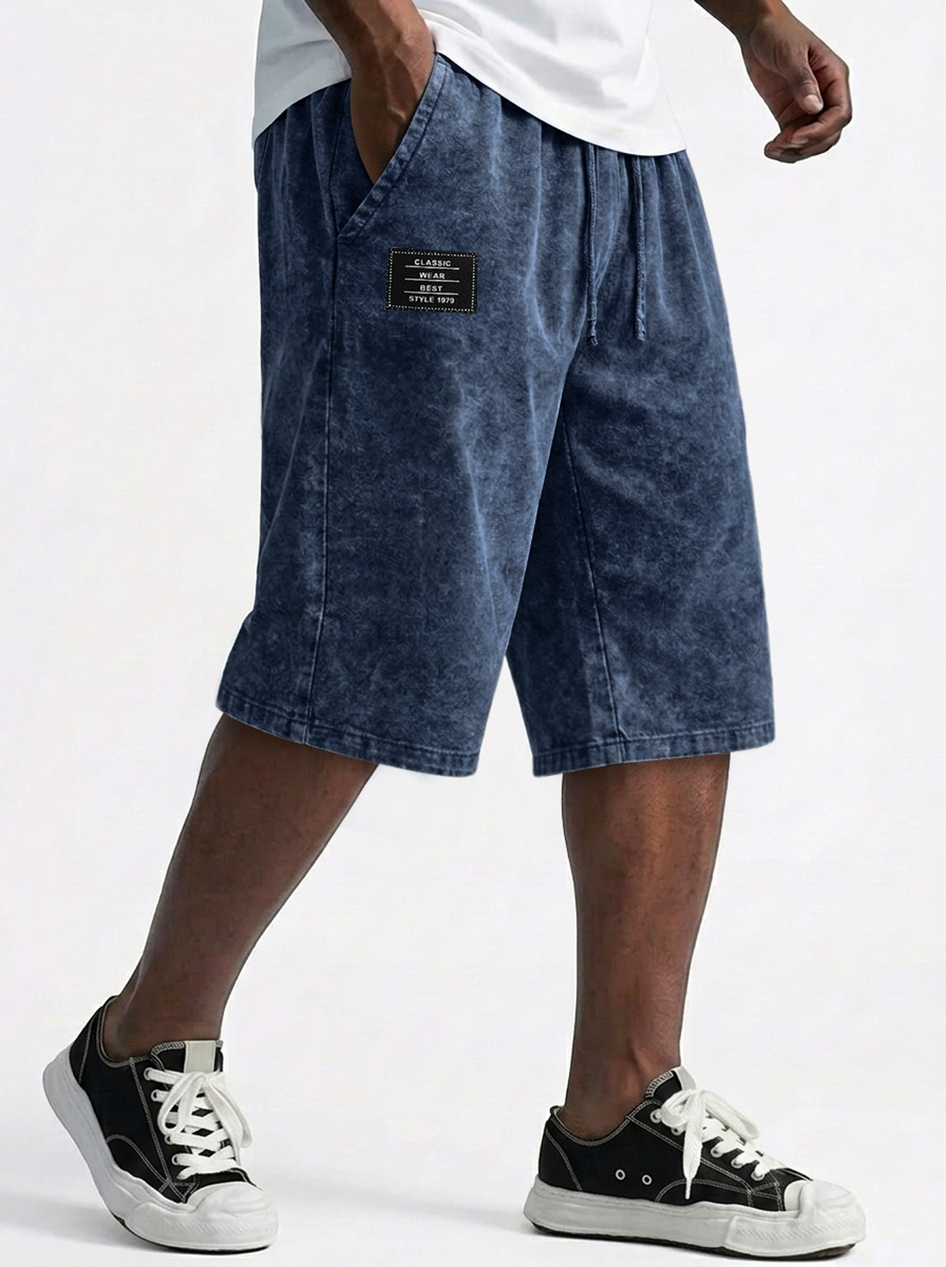 Men's Retro Embroidered Logo Elastic Waist Casual Loose Shorts