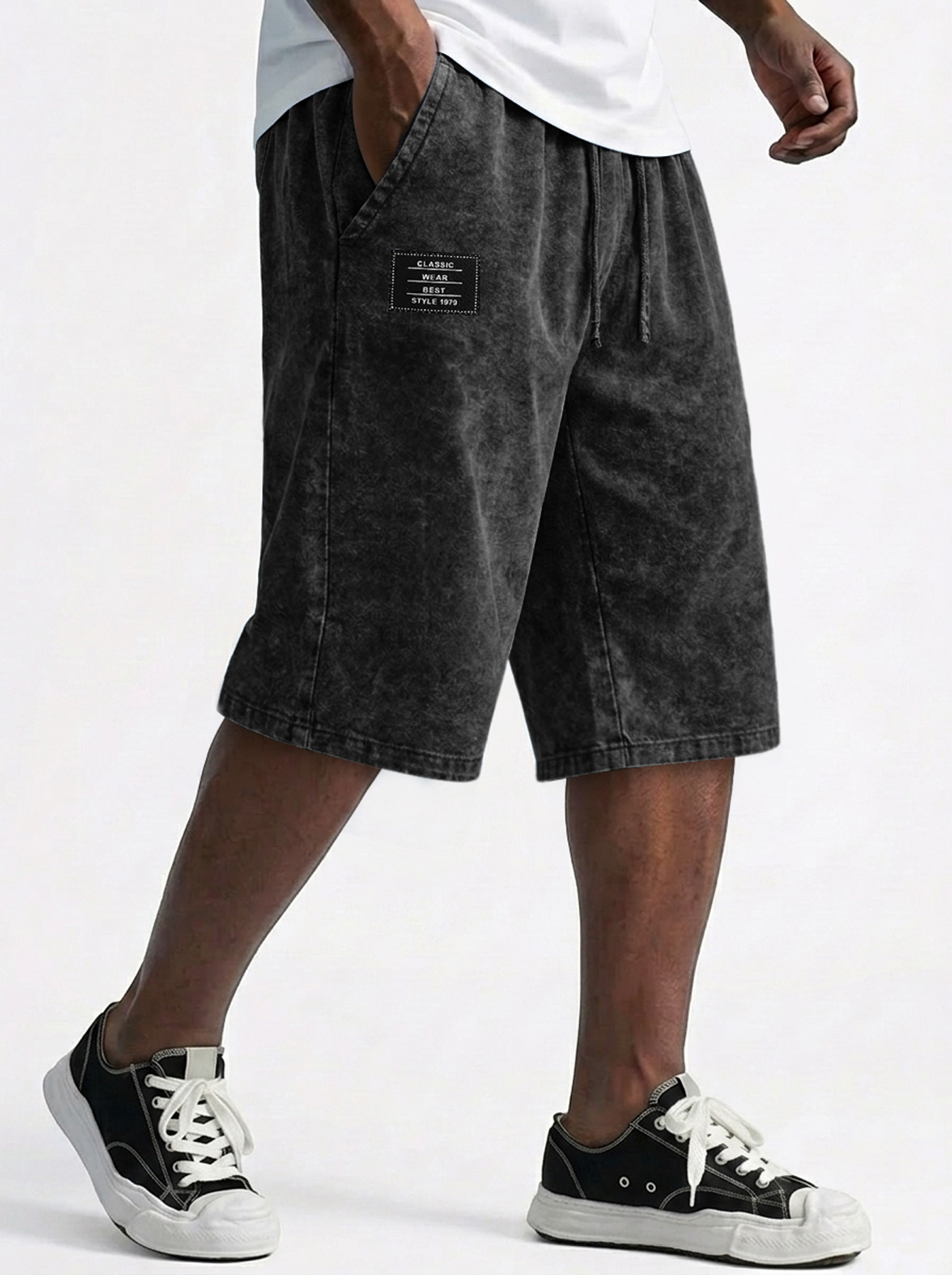 Men's Retro Embroidered Logo Elastic Waist Casual Loose Shorts