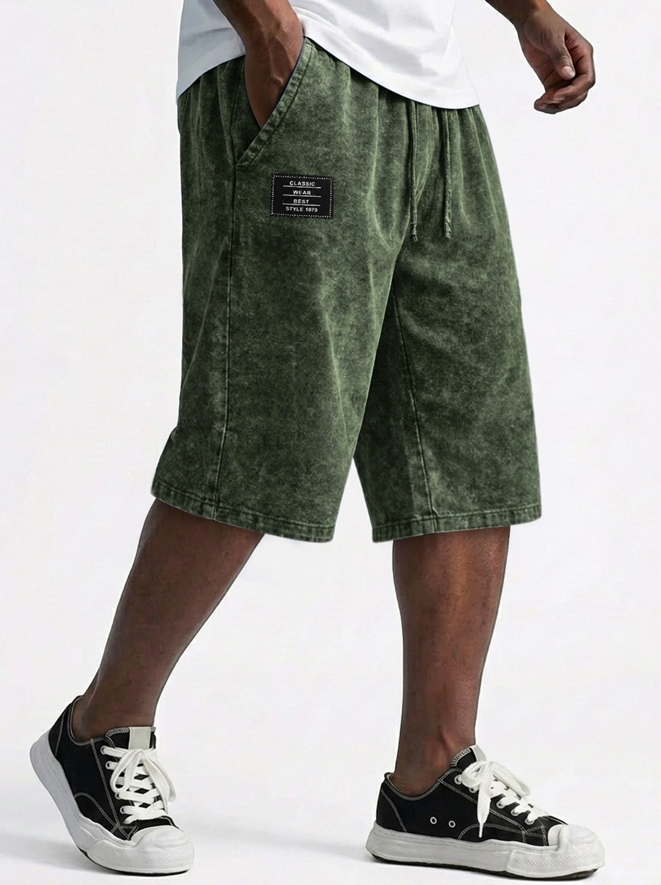 Men's Retro Embroidered Logo Elastic Waist Casual Loose Shorts