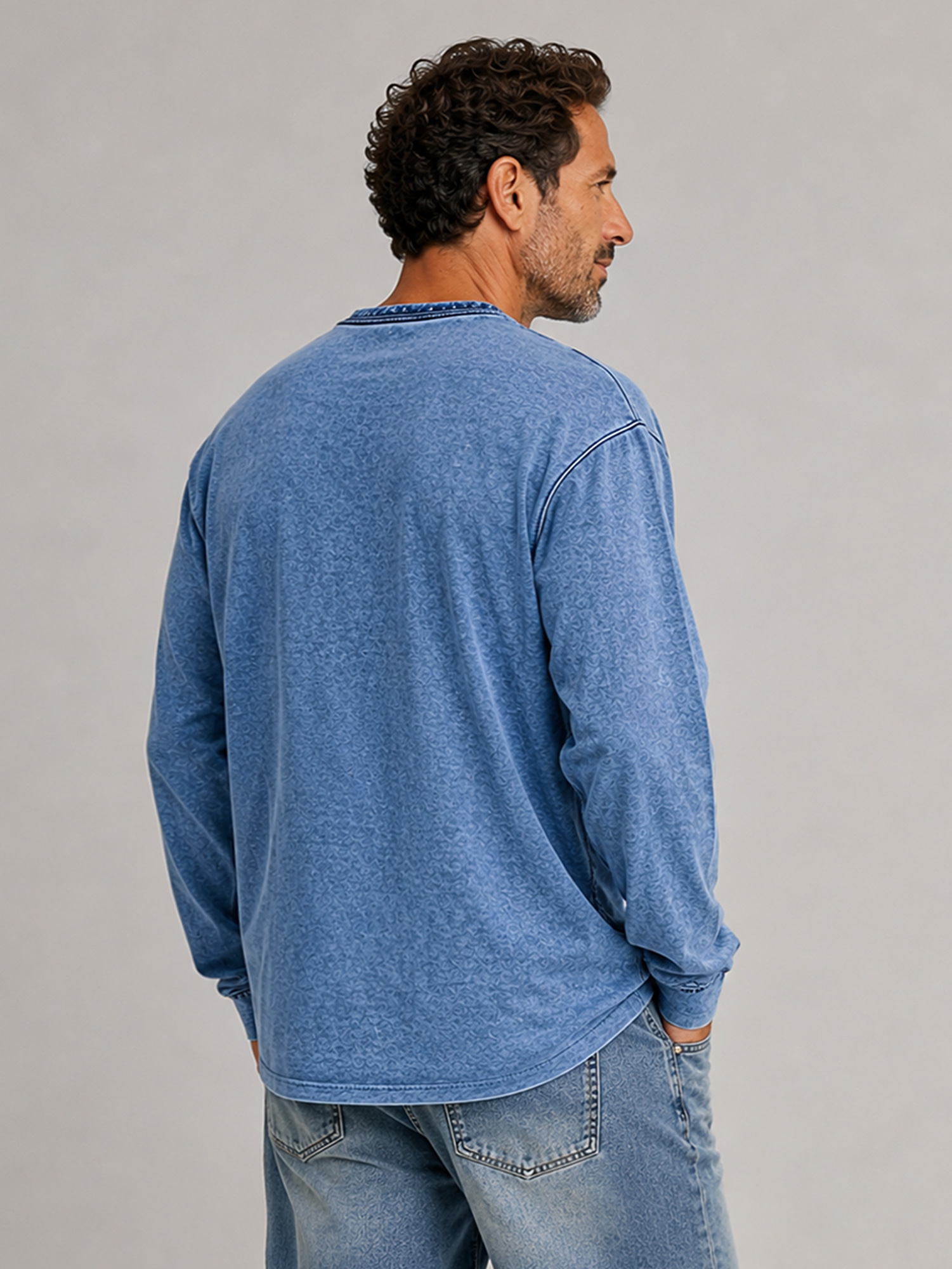Men's Vintage-Style Distressed Crew-Neck Washed Casual Long-Sleeve T-Shirt
