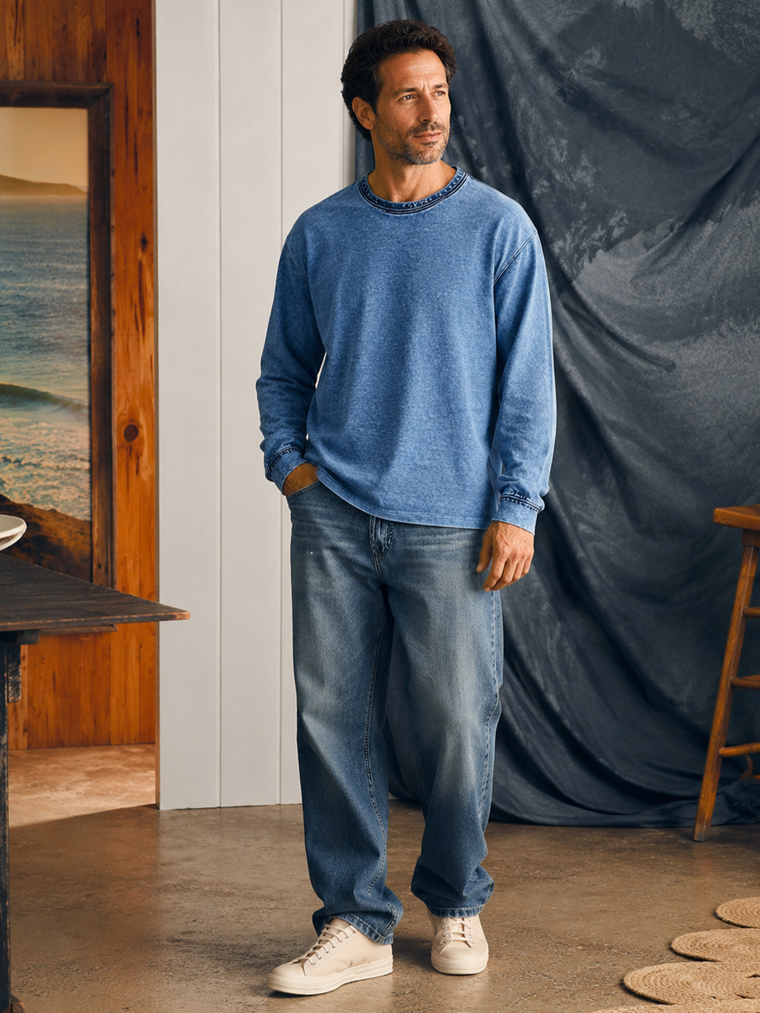 Men's Vintage-Style Distressed Crew-Neck Washed Casual Long-Sleeve T-Shirt